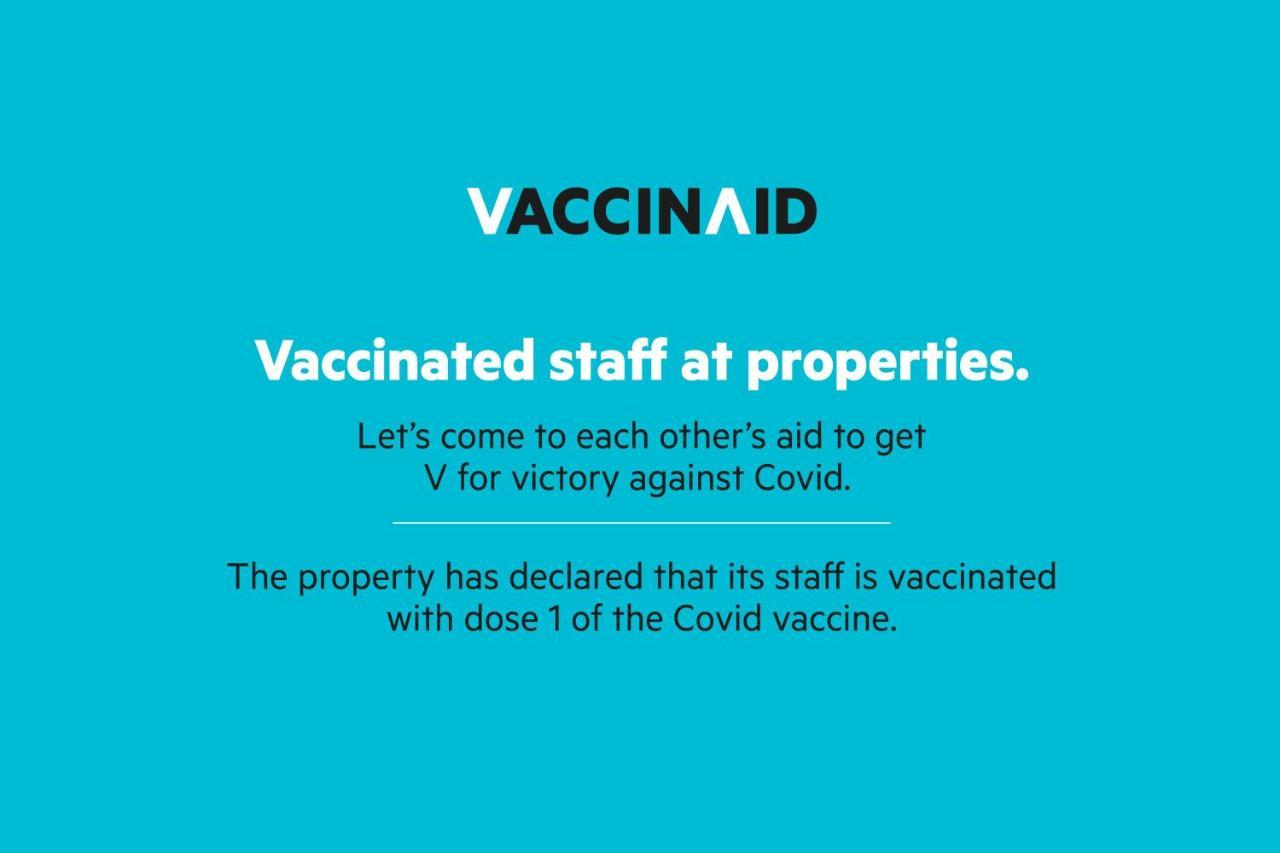 Vaccinated Staff- Oyo Flagship 60526 Five Star Grand 샴샤바드 외부 사진